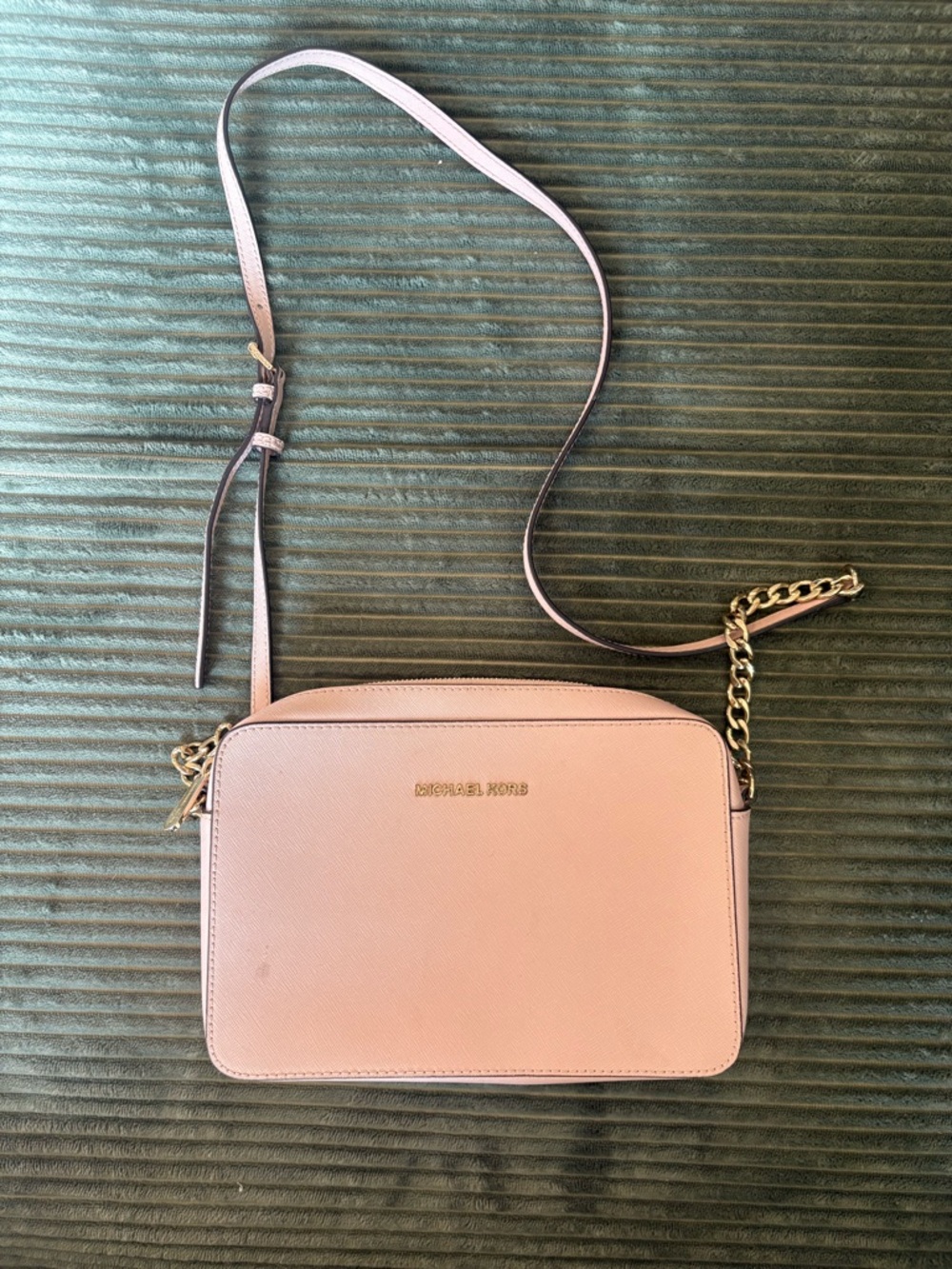 Michael Kors Light Pink Jet Set Crossbody with Gold Chain